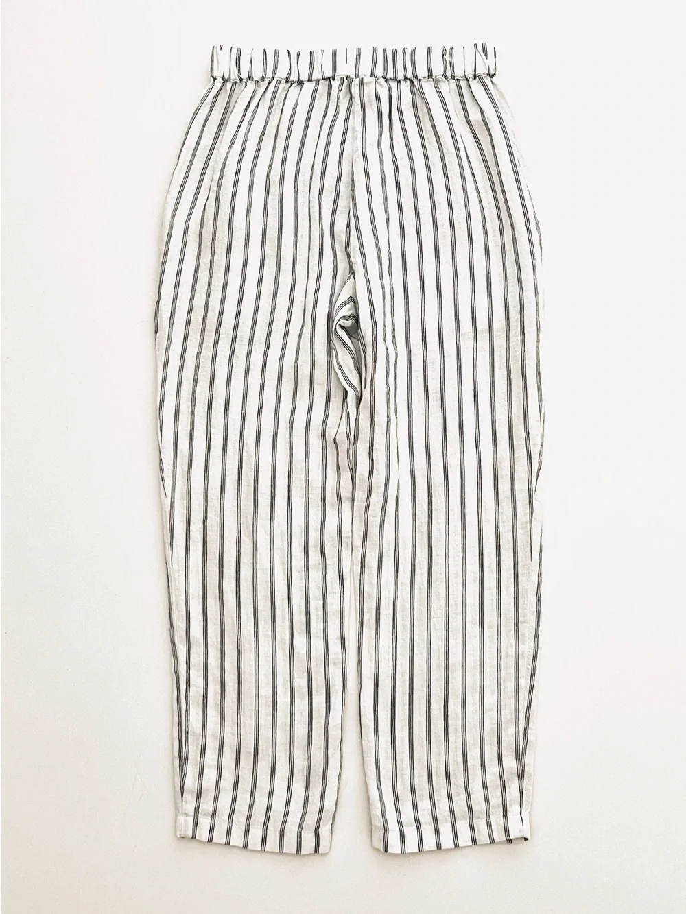 NWT Quince European Linen Tapered Ankle Pants in Oatmeal/Black Pinstripe Size: S
